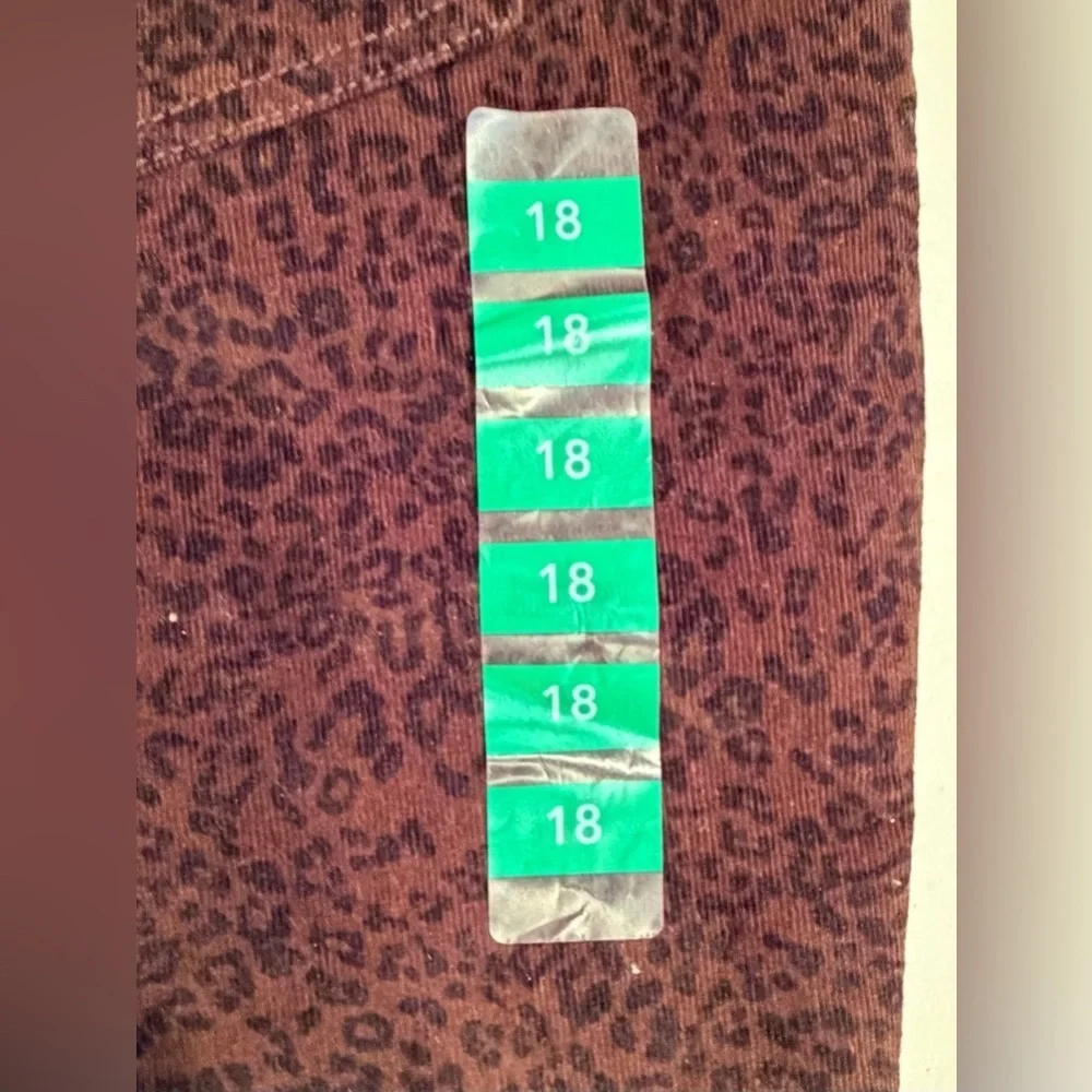 Seven7 | ladies leopard high rise skinny corduroy pants. Size: 18